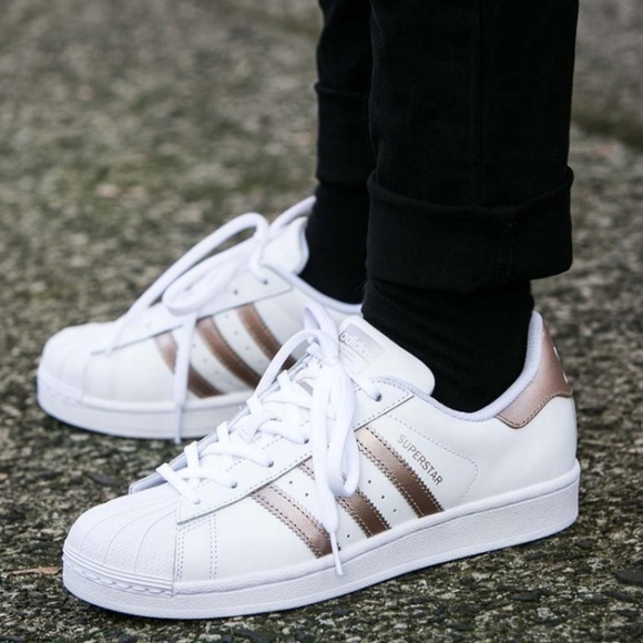 adidas superstar white cyber metallic